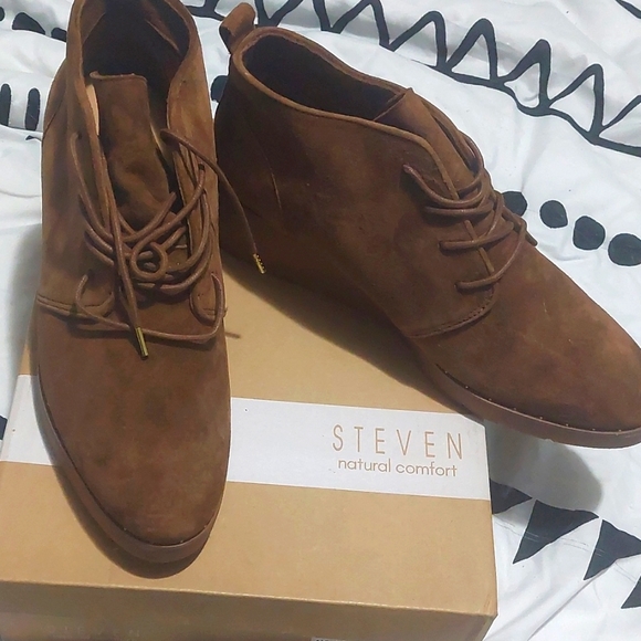 Size 11 Women's wedge suede Boots - Picture 1 of 5